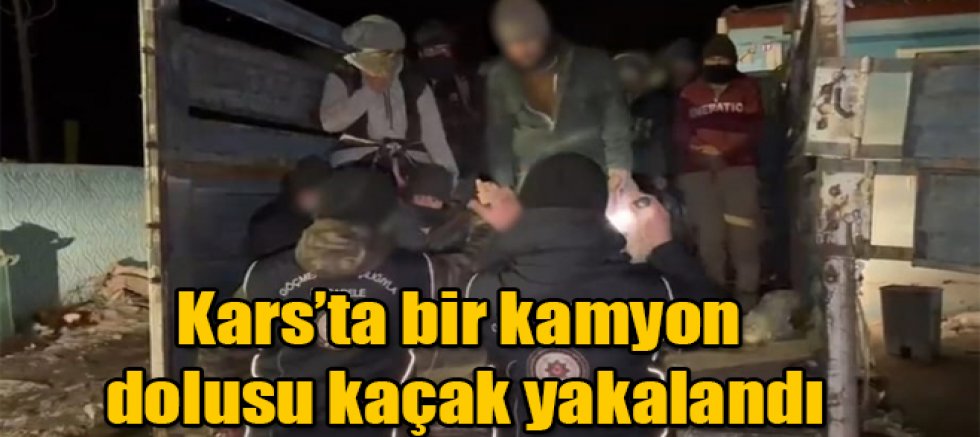 Kars’ta bir kamyon dolusu kaçak yakalandı, 3 kişi tutuklandı. 