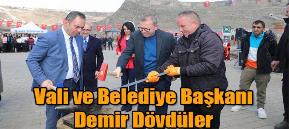 Kars’ta Nevruz Bayramı Kutlamalarında Vali Polat ve Belediye Başkanı Senger Demir Dövdüler