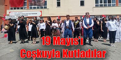 Kars Ticaret Mesleki ve Teknik Anadolu Lisesi 19 Mayıs'ı Coşkuyla Kutladılar